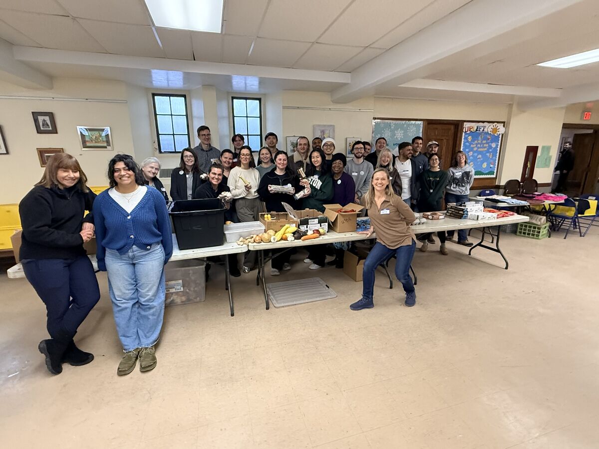 Good Neighbors organizers and volunteers together on a pantry day
